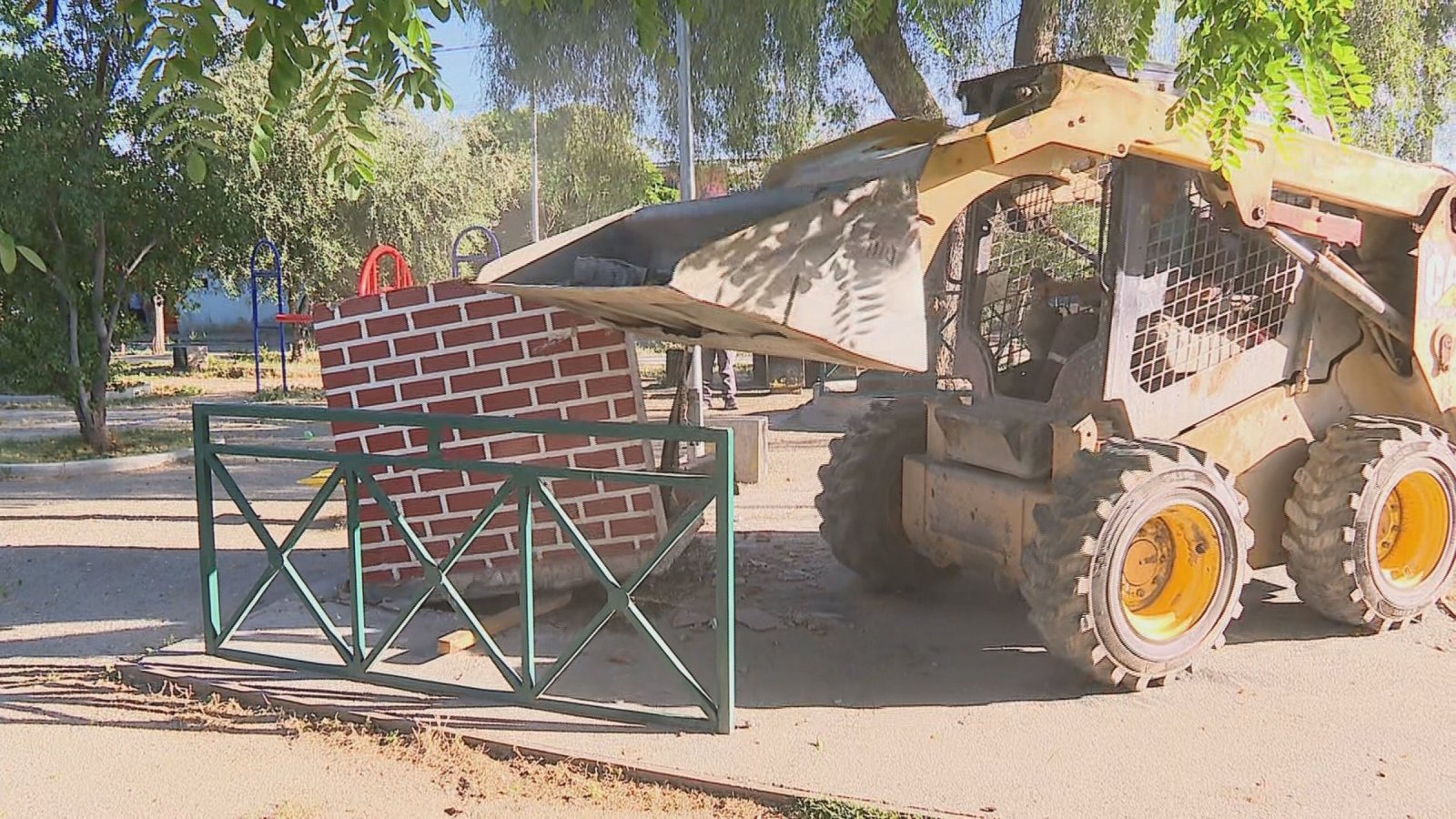 Concretan décimo cuarta demolición de narco mausoleo en Lo Espejo