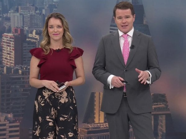 Carla Zunino y Davor Gjuranovic presentando 24 AM