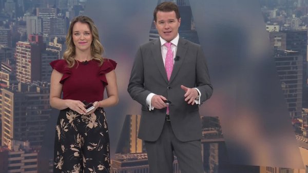 Carla Zunino y Davor Gjuranovic presentando 24 AM