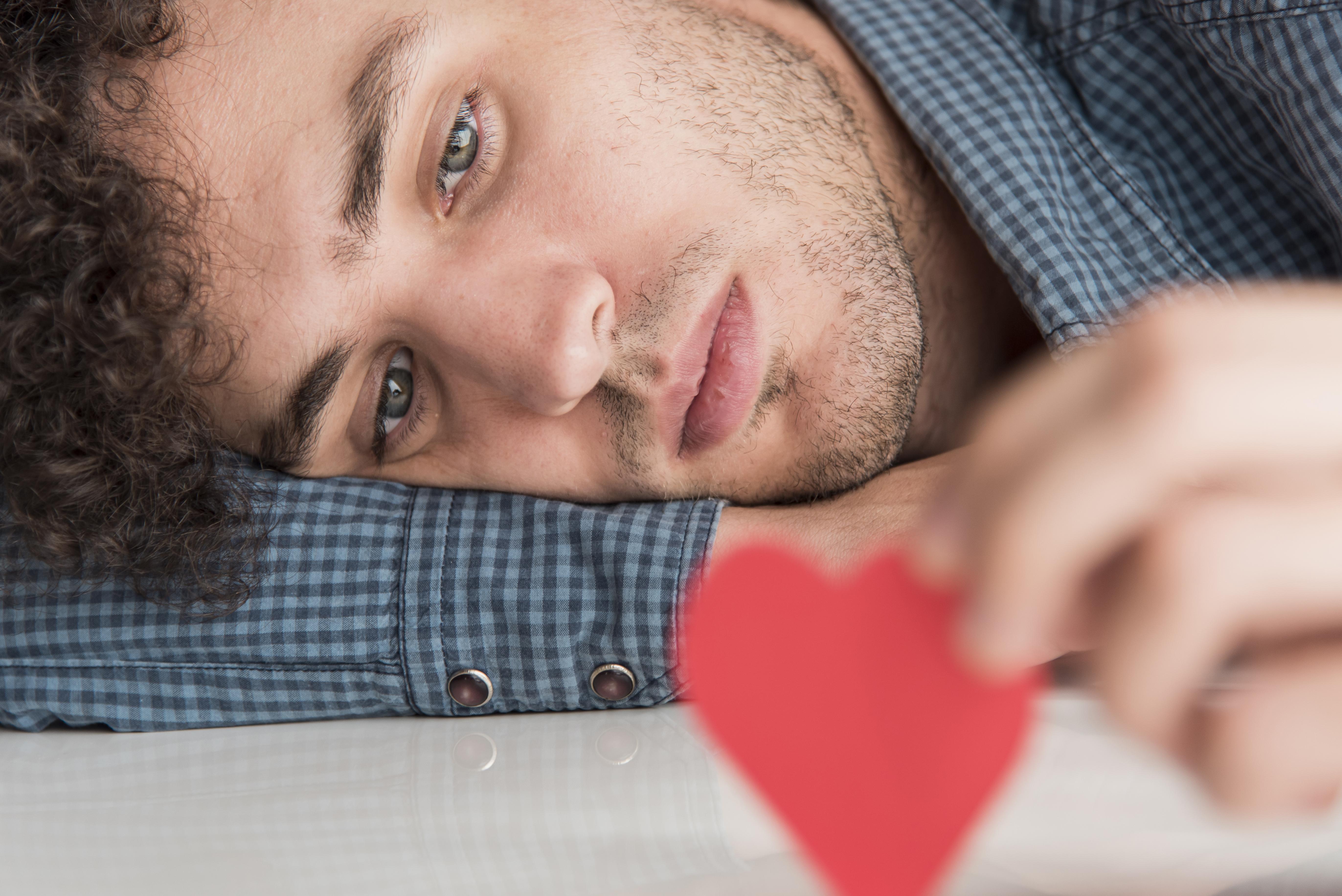 Hombre con un corazón