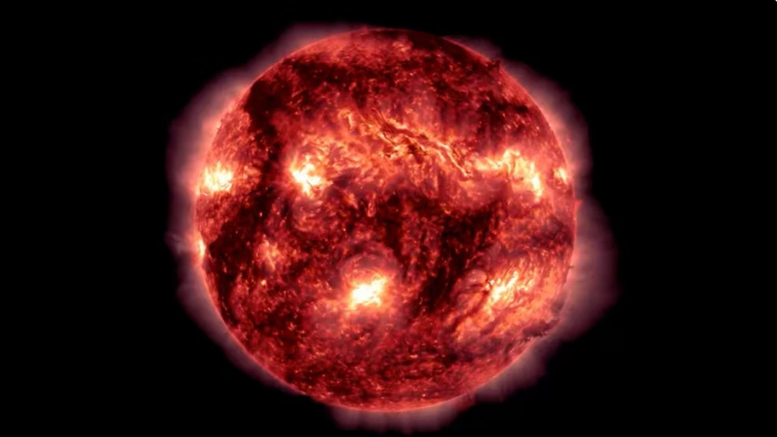 NASA alerta que tormenta solar "caníbal" impactará contra la Tierra