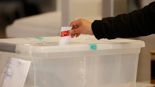 Cómo saber dónde tengo que votar para el Plebiscito 2023. Local de votación. Servel.