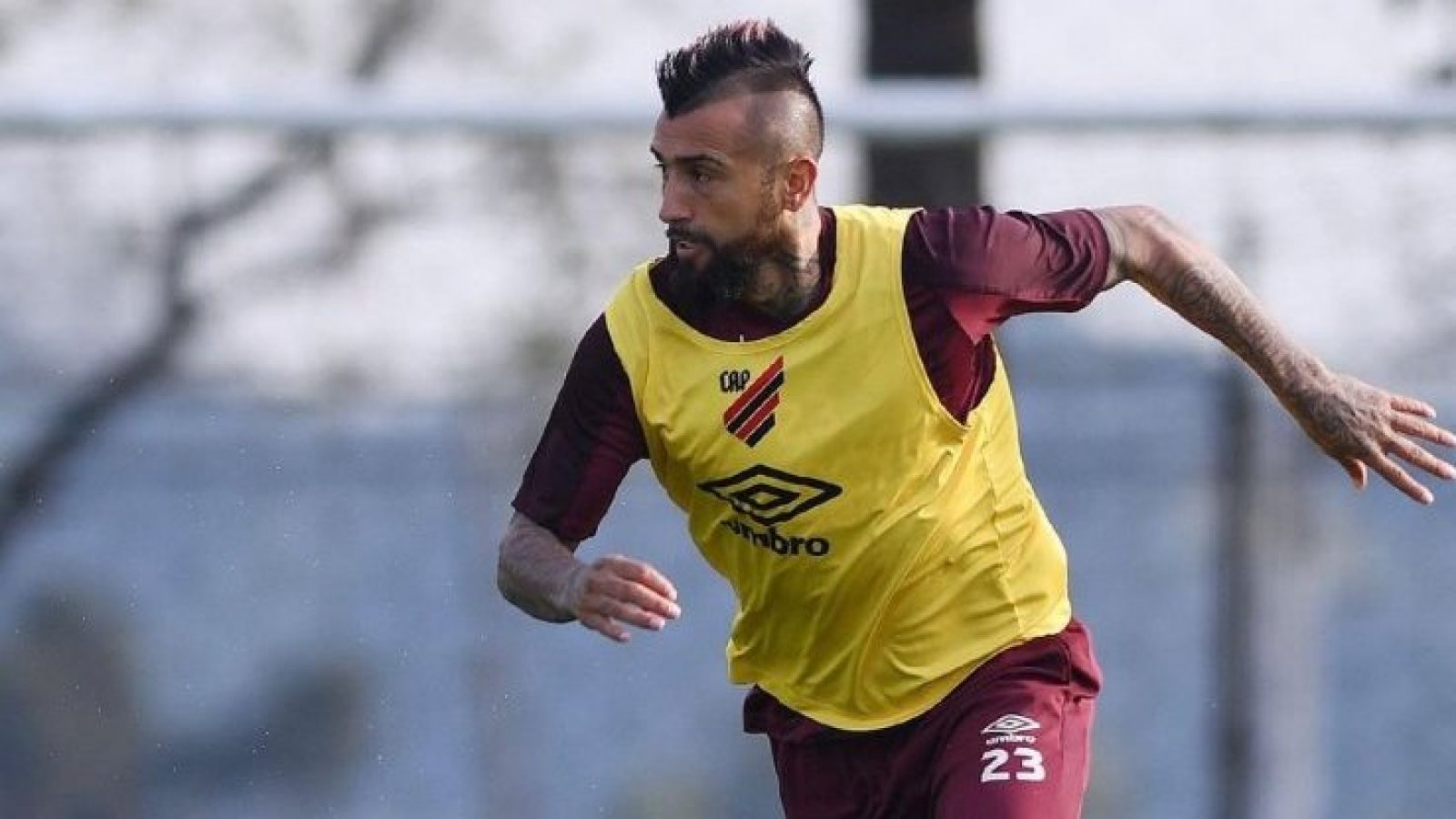 Arturo Vidal durante un entrenamiento con Athletico Paranaense