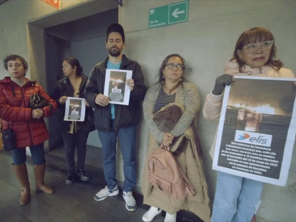 Gran incendio de Recoleta: damnificados luchan contra poderosa empresa