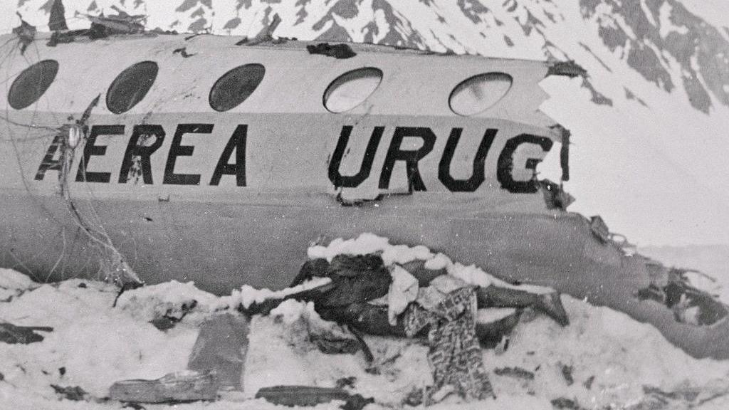 Avión Fairchild de la Fuerza Aérea Uruguaya estrellado en la cordillera de los Andes el 13 de octubre de 1972.