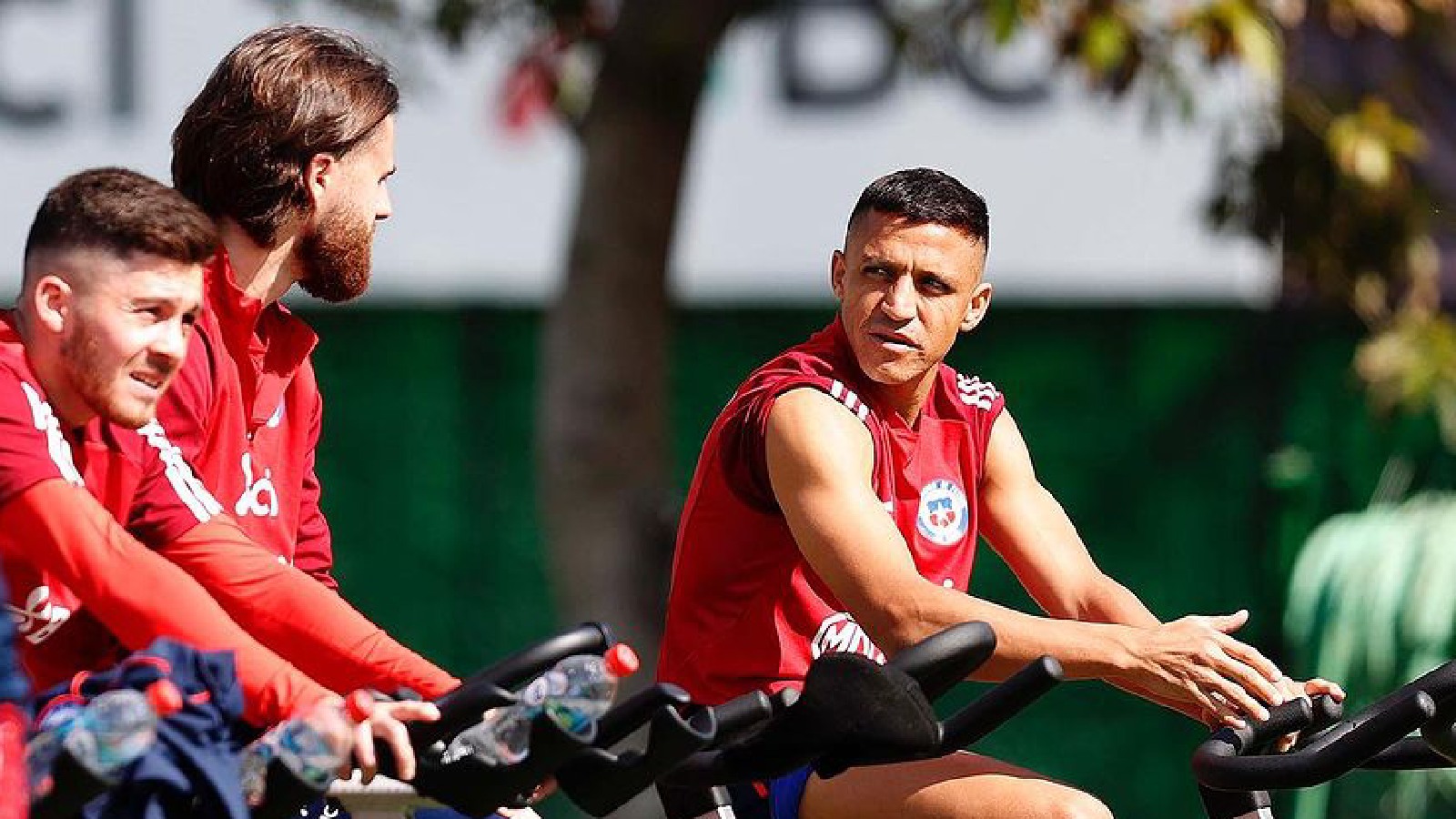 Ben Brereton y Alexis Sánchez entrenando con la Selección Chilena