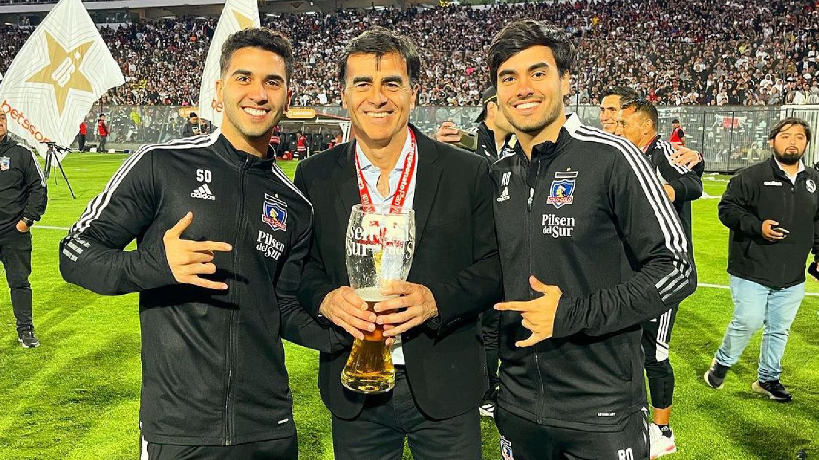 Gustavo Quinteros y sus hijos