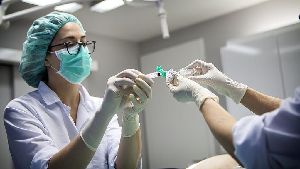 Procedimiento médico en Suiza.