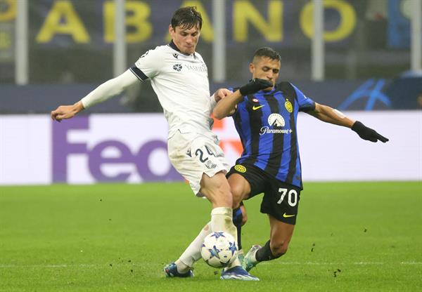 Alexis Sánchez jugando por el Inter de MIlán