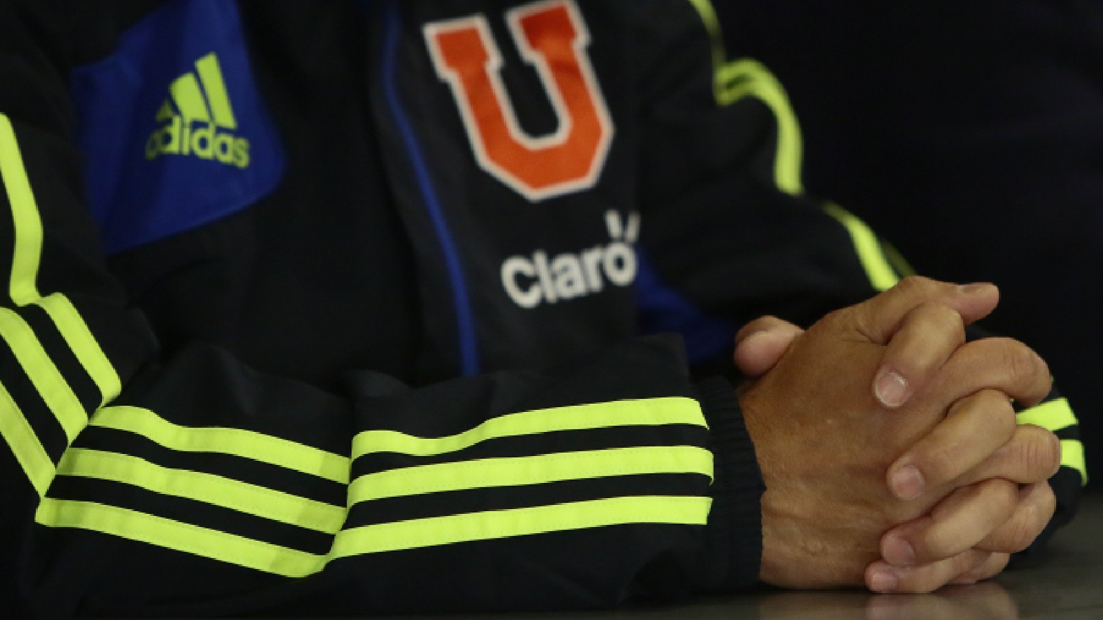 Foto referencial de entrenador de la Universidad de Chile