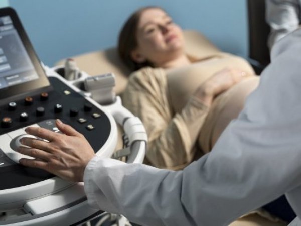 Ginecólogas de Chile piden acceso universal a anticonceptivos