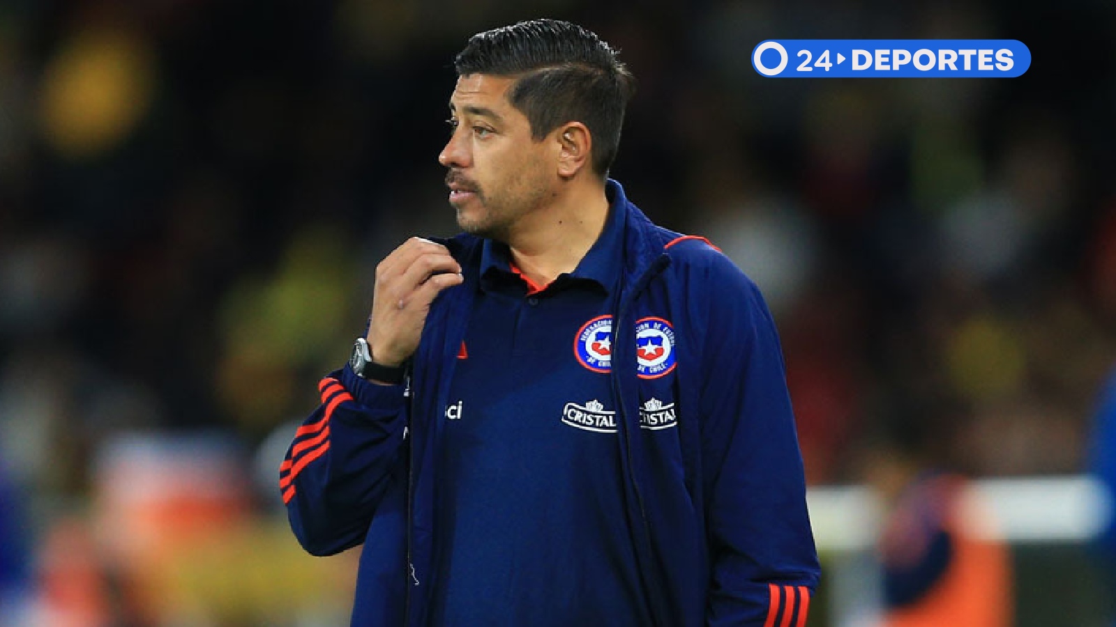 Nicolás Córdova dirigiendo a la selección Chilena