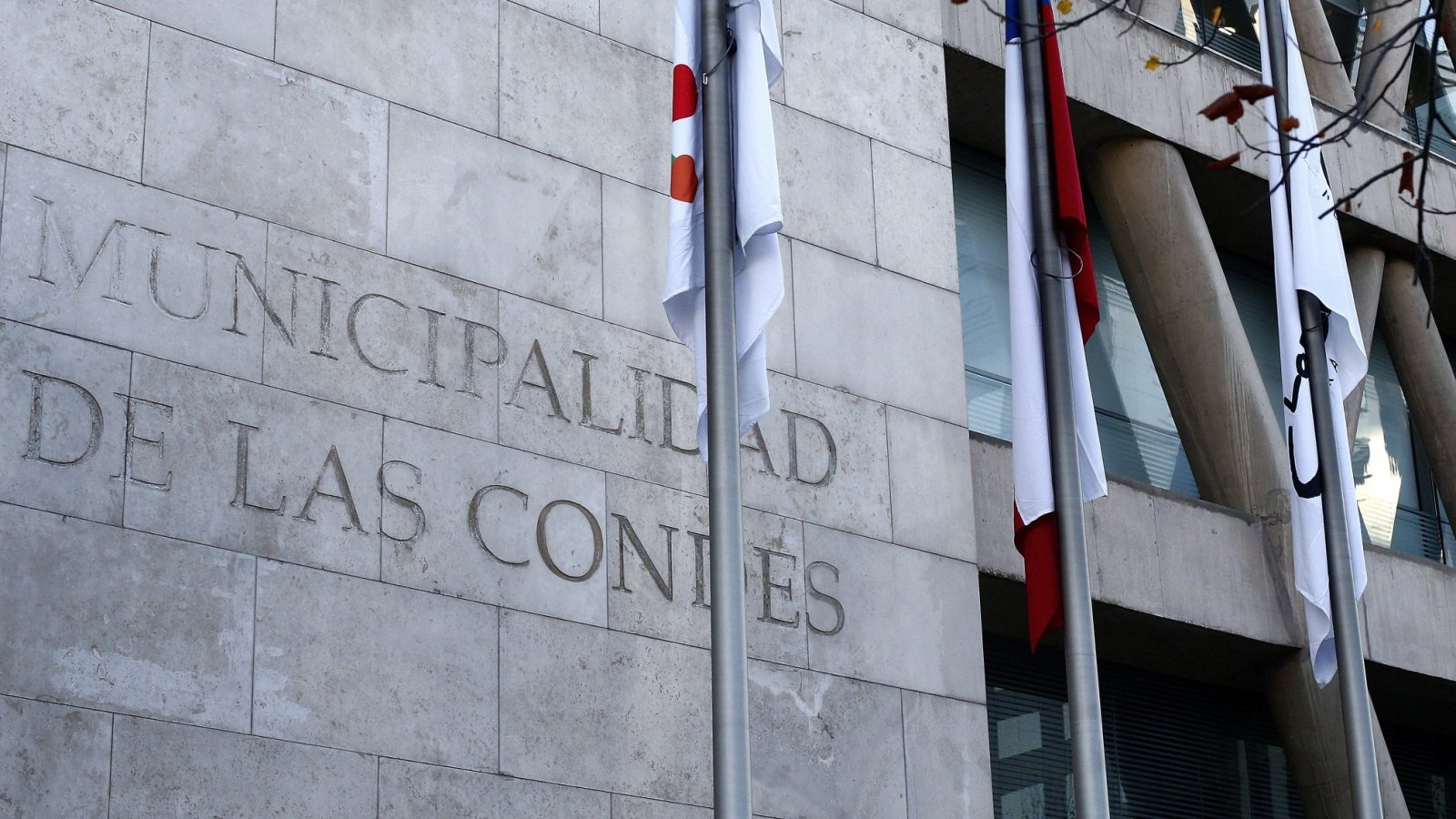 Denuncia pagos irregulares de horas extras en Municipalidad de Las Condes