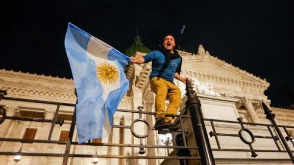 Protestas en Argentina contra Javier Milei.