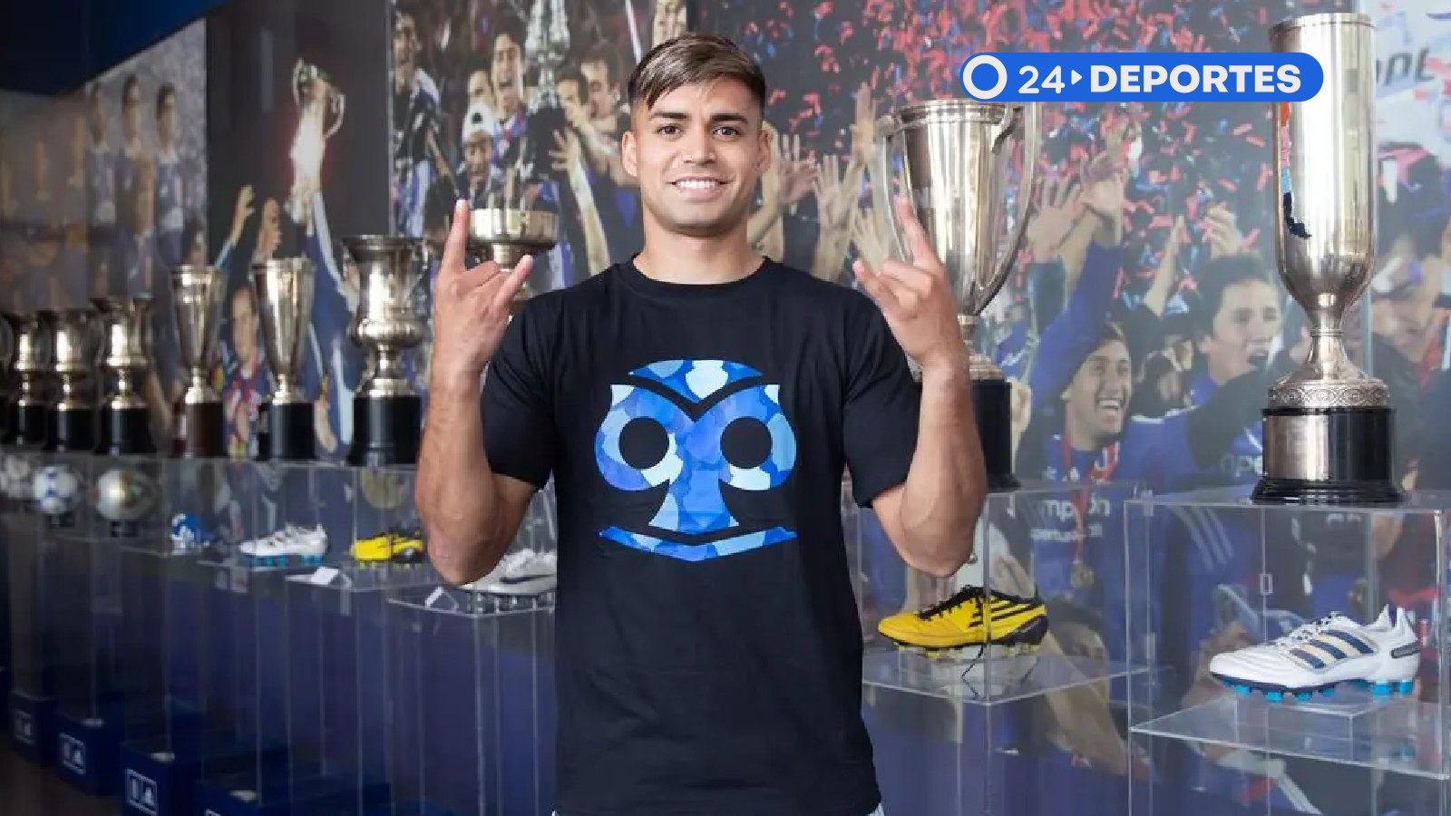 Fabián Hormazábal siendo presentado en la Universidad de Chile