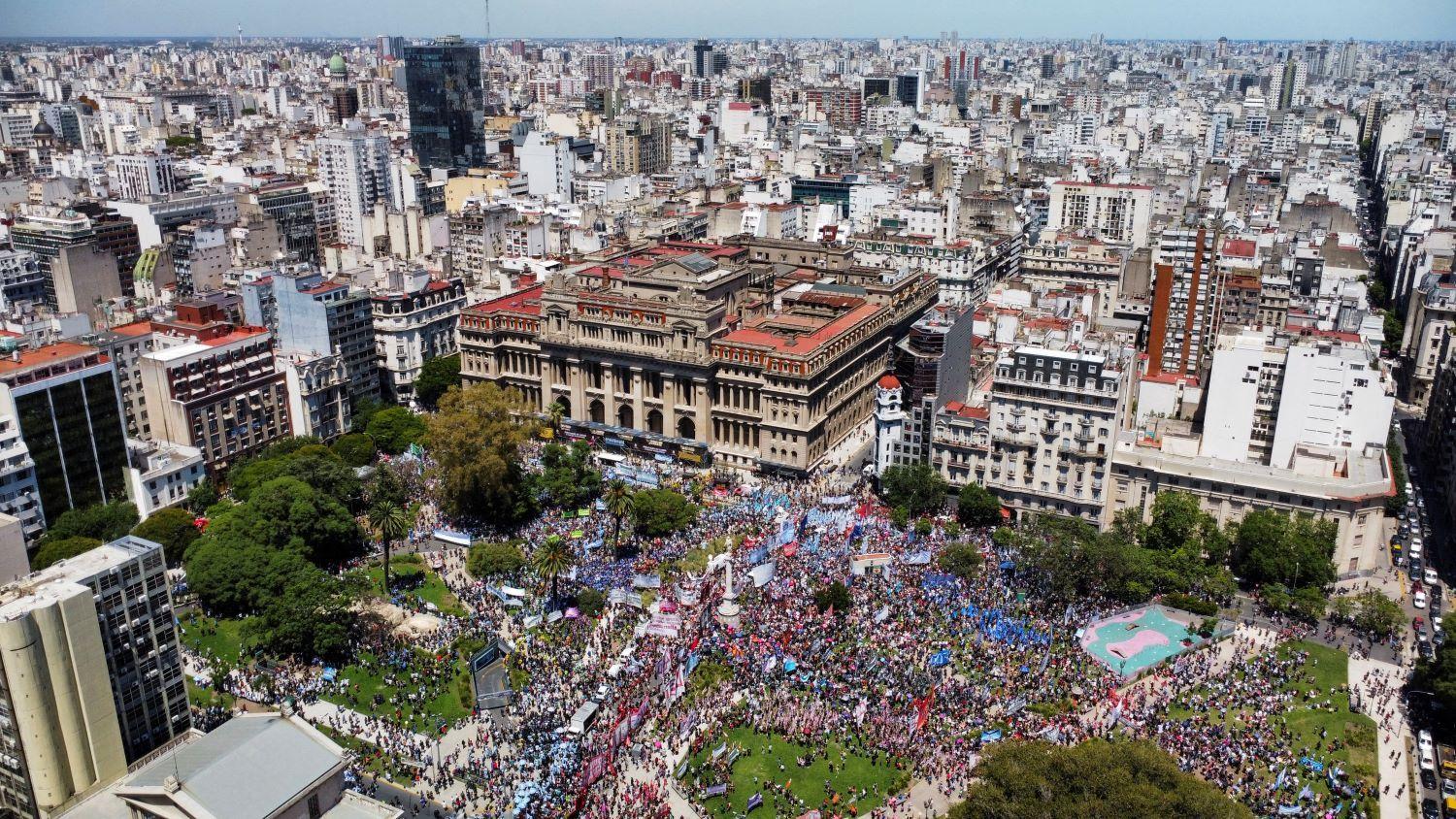 protesta contra las medidas del presidente javier milei 