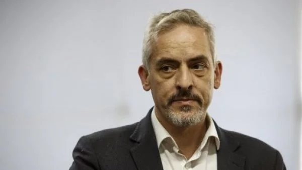 Director de Migraciones Luis Thayer.