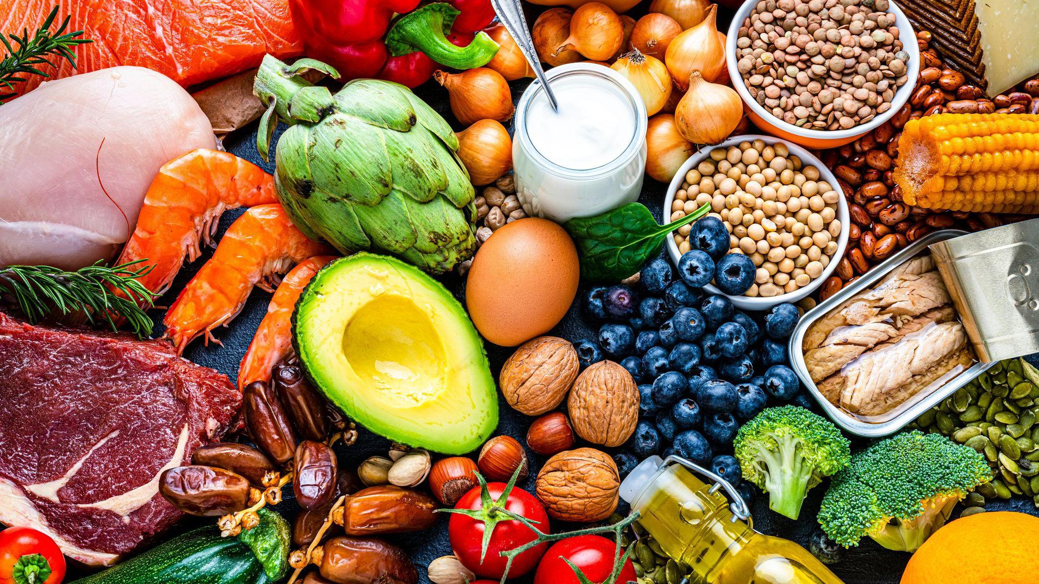 Dieta balanceada con todo tipo de alimentos
