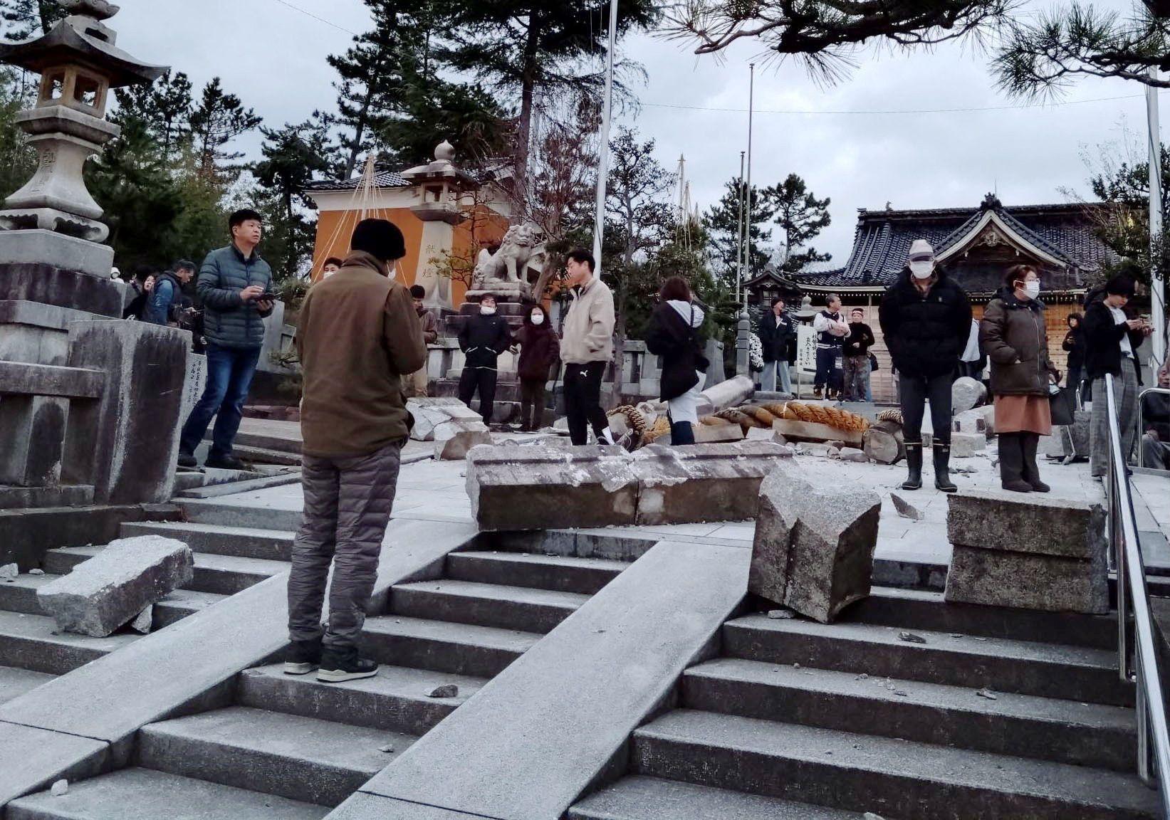 El desplome del templo Onohiyoshi en Kanazawa 