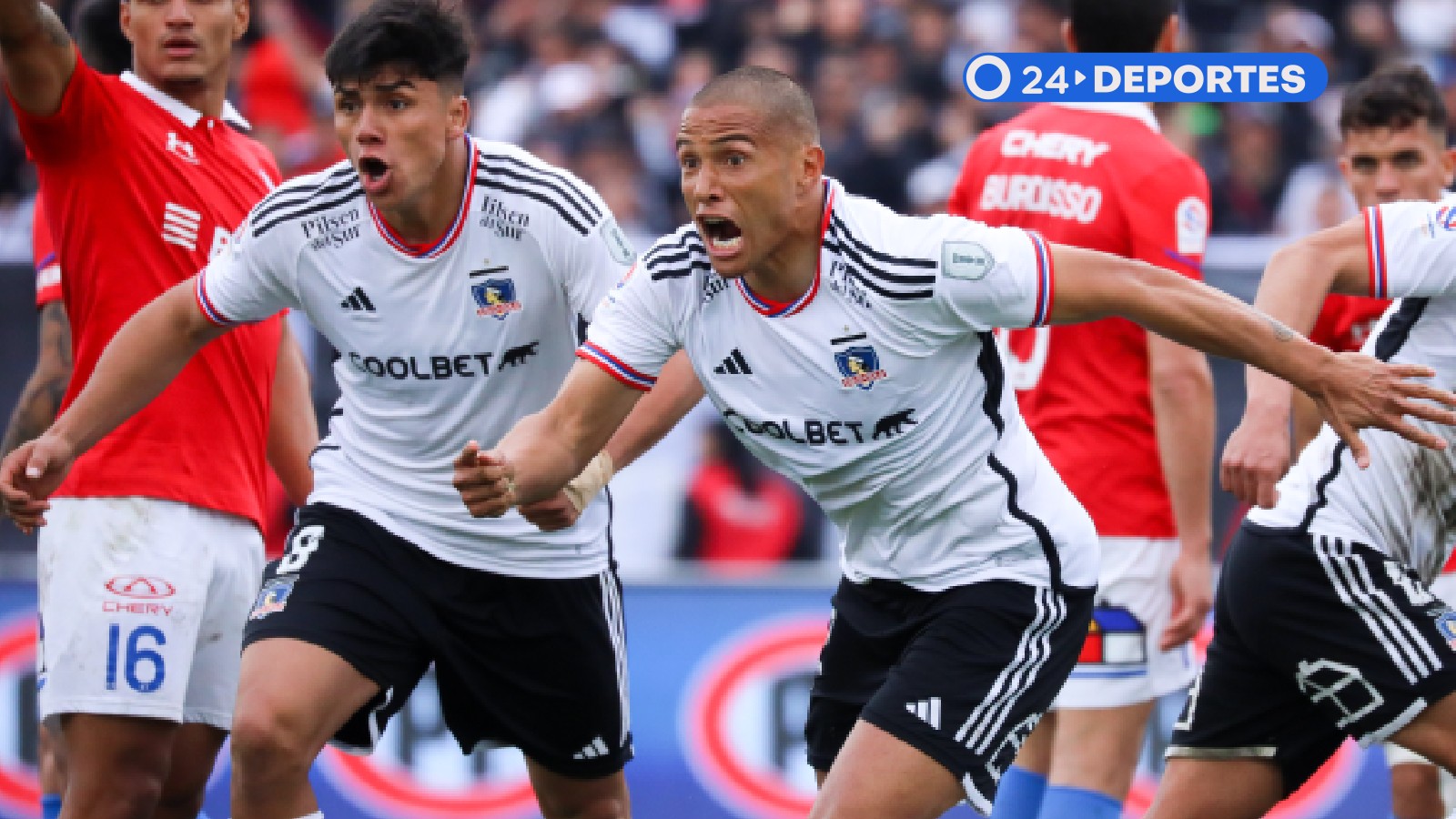 Damián Pizarro y Leandro Benegas celebrando un gol