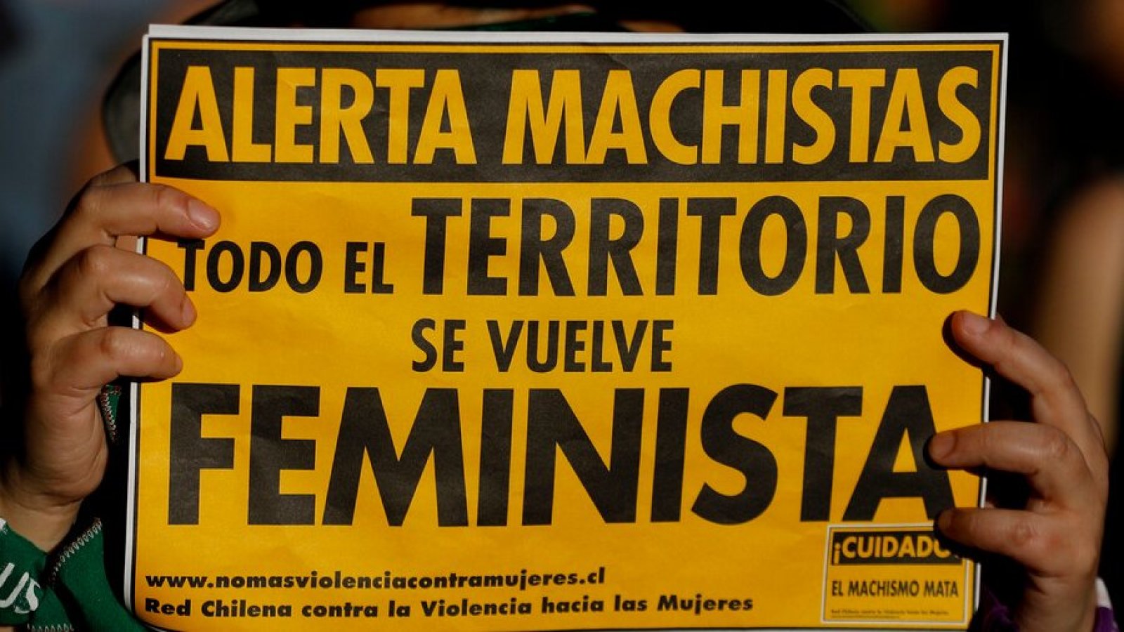 Velatón en Santiago por víctimas de femicidio.