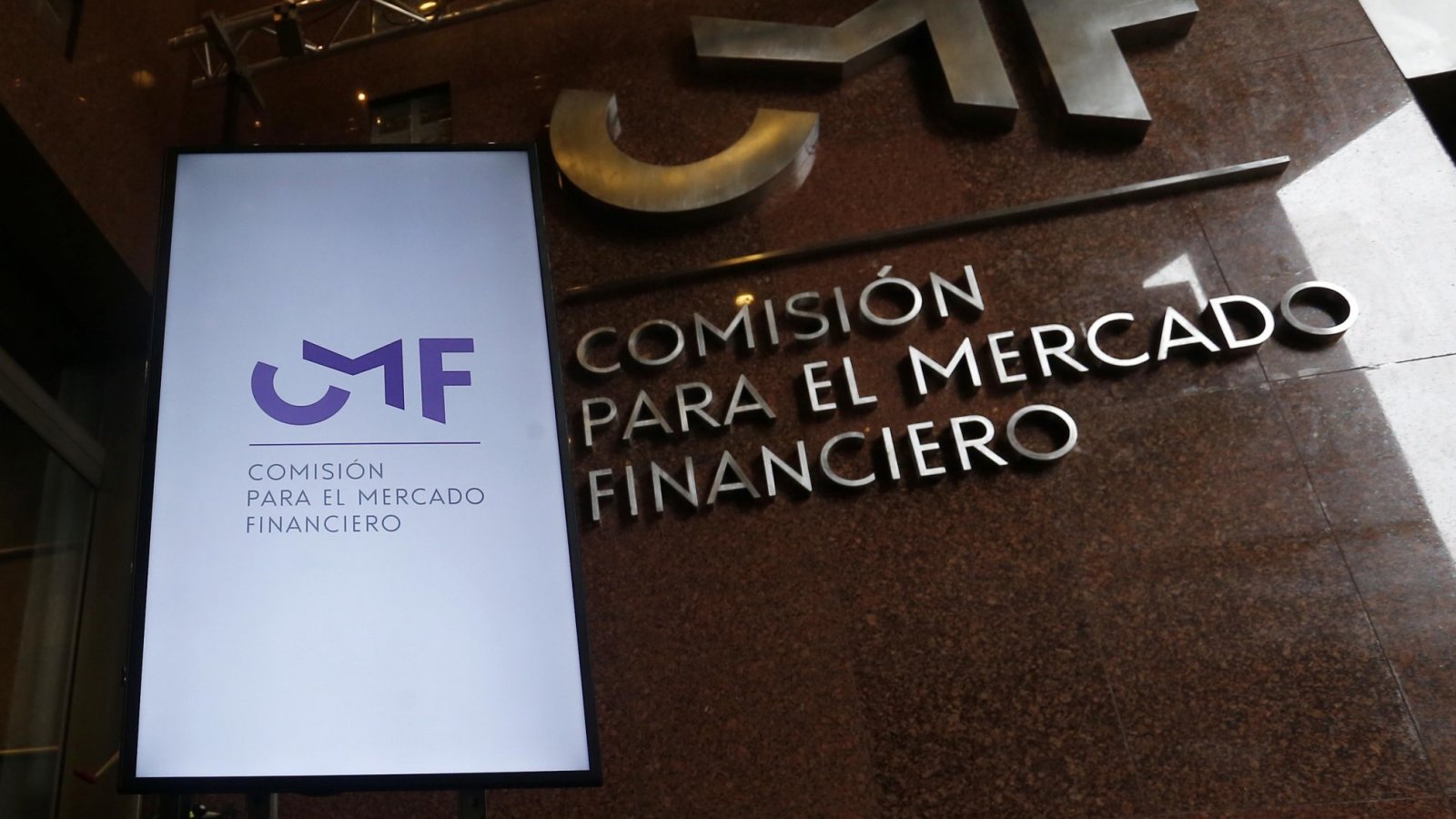 CMF alerta por entidades que estarían estafando con créditos
