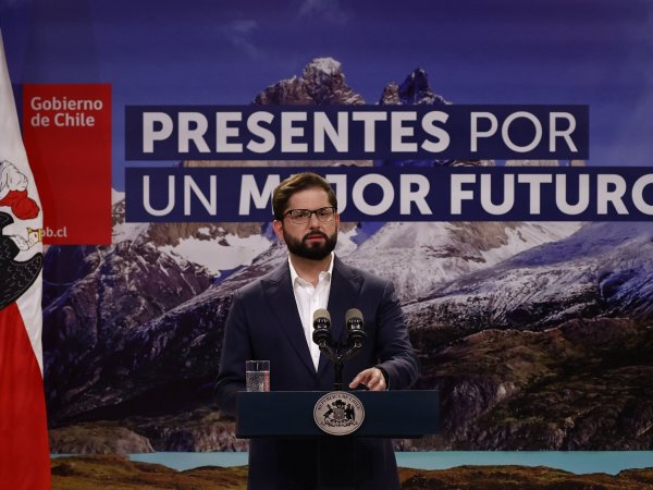 Presidente Boric respalda a ministros por reunión con Zalaquett