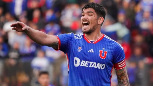 Luis Casanova jugando para la Universidad de Chile