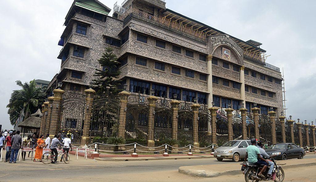 Vista de los cuarteles generales de la Iglesia Sinagoga en Nigeria.