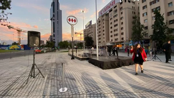 Reabren acceso principal a estación Baquedano