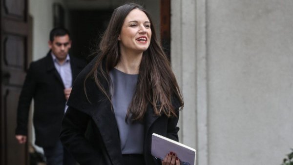 Irina Karamanos reaparece tras salida de La Moneda: 