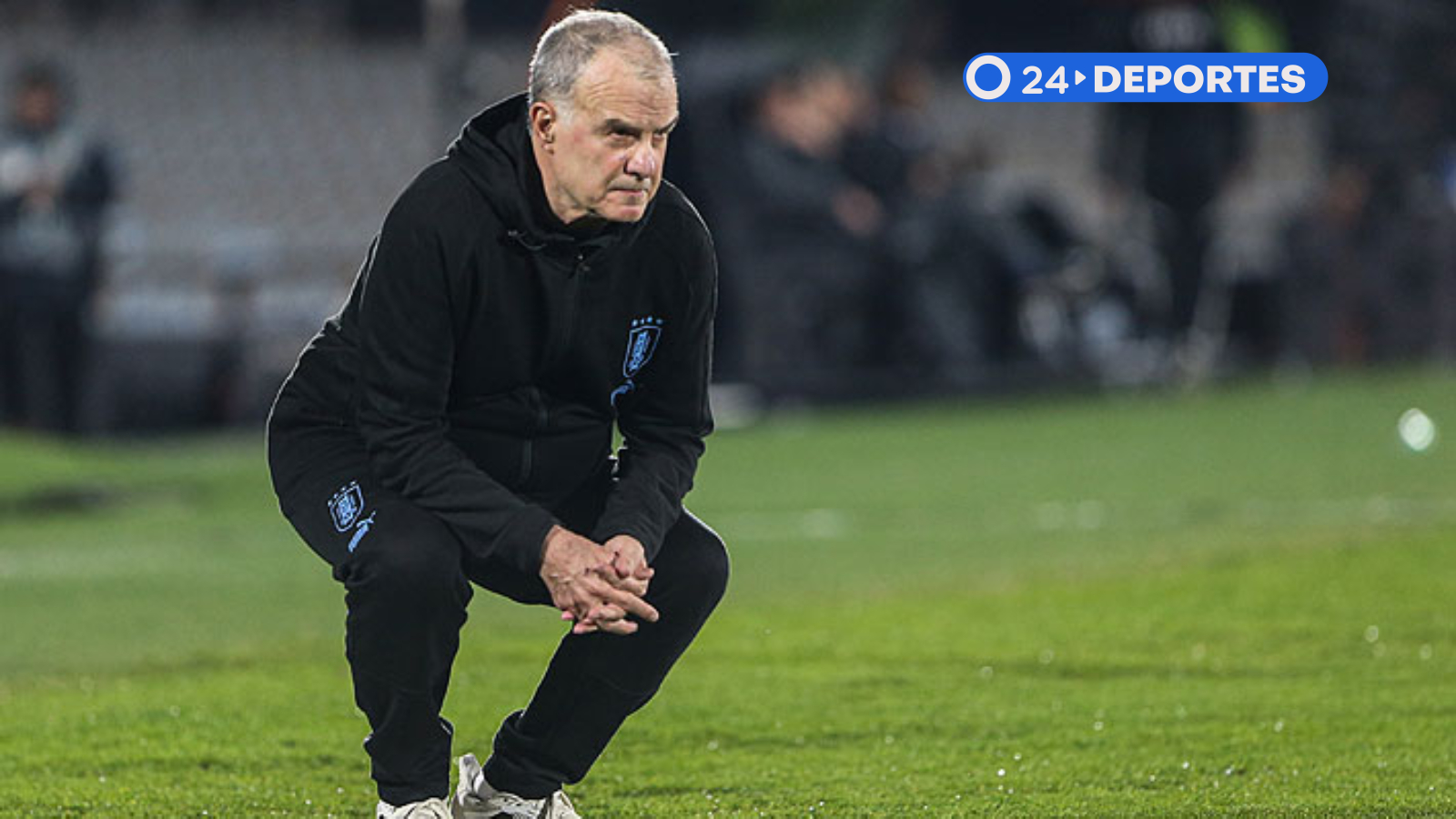 Marcelo Bielsa dirigiendo a la selección de Uruguay