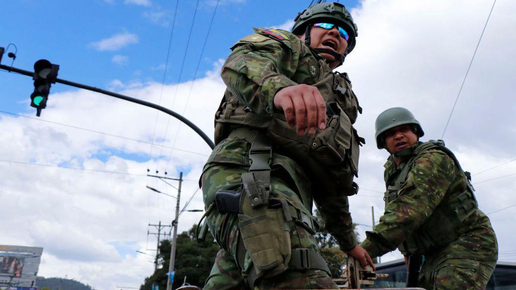 Soldados en Ecuador
