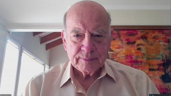 Senador Insulza evalúa llamado de Boric a ministros por caso 