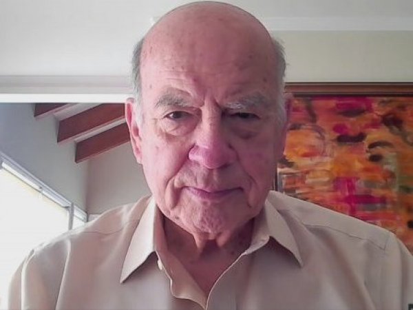 Senador Insulza evalúa llamado de Boric a ministros por caso 