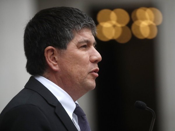 Subsecretario Monsalve viaja rumbo a Venezuela