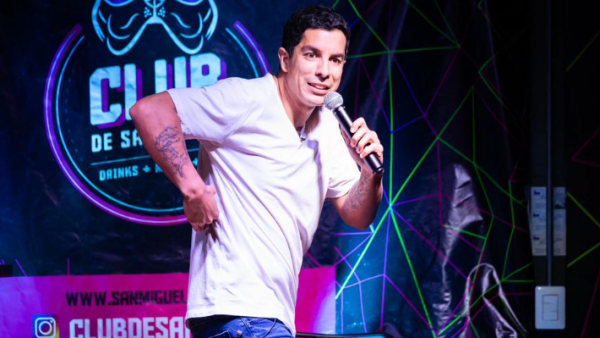 Vicho Viciani, humorista del Festival del Huaso de Olmué 2024.