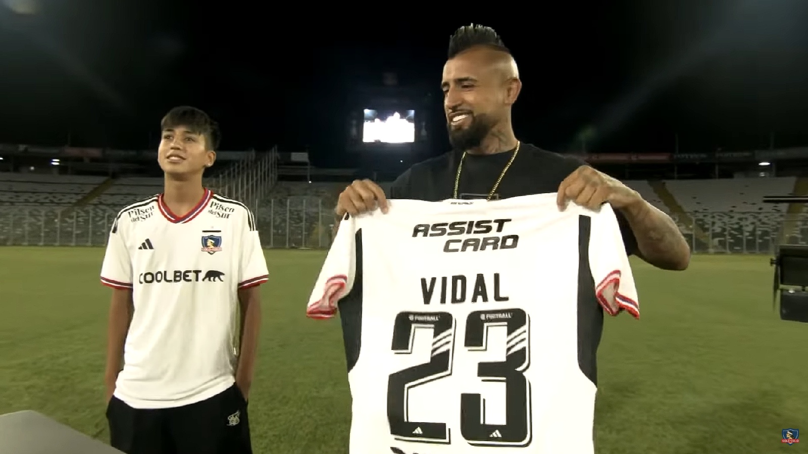 Arturo Vidal presentado en Colo Colo