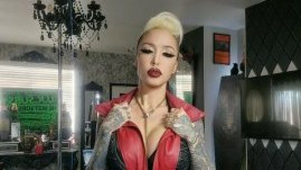 Encuentran muerta a Masuimi Max, exmodelo de Playboy, al interior de su hogar