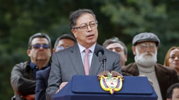 Petro responde a Milei que quienes lo atacan 