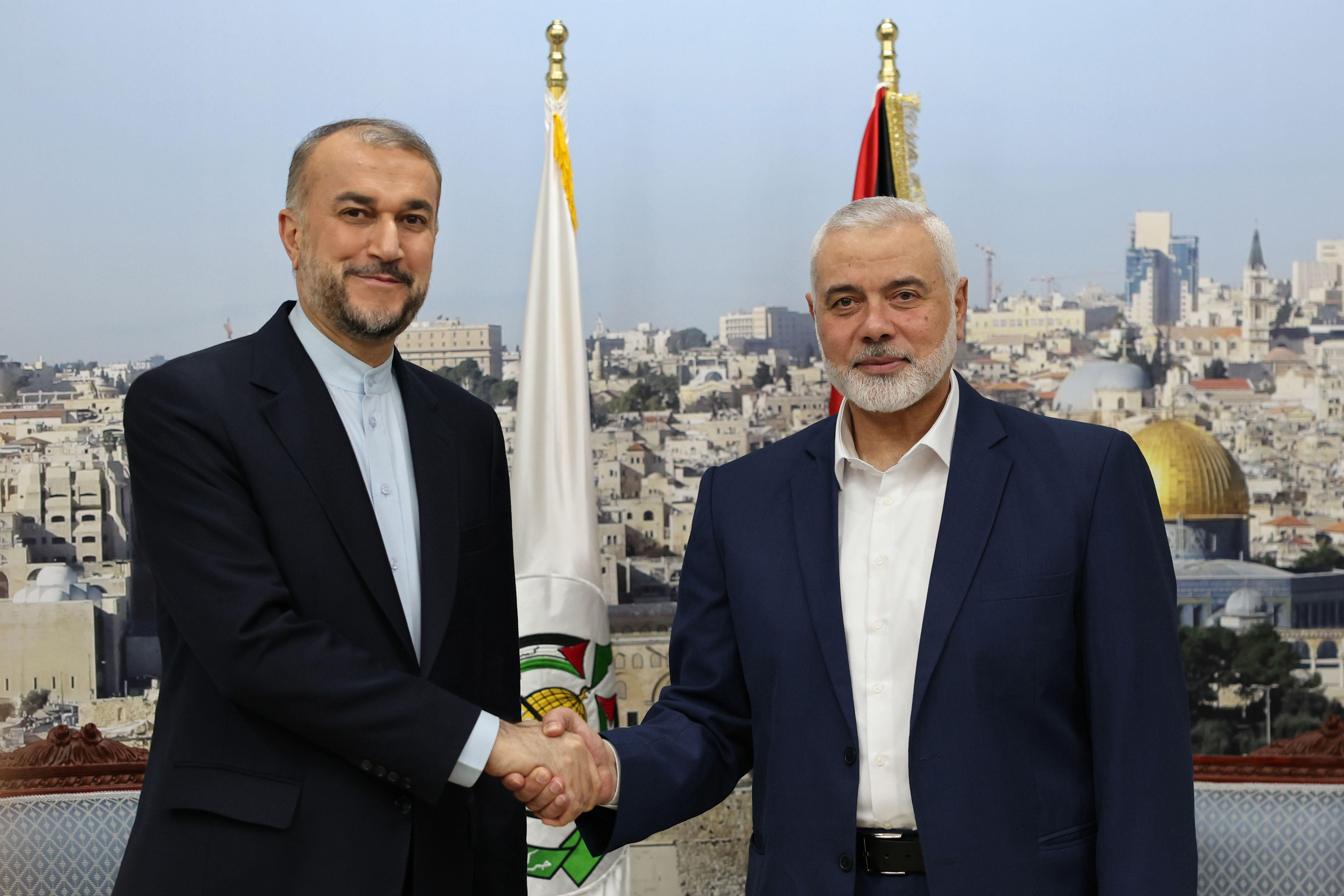 El ministro de Exteriores de Irán, Hossein Amir-Abdoulahian, se reunió con el líder de Hamás Ismail Haniyeh en Qatar a fines de diciembre.