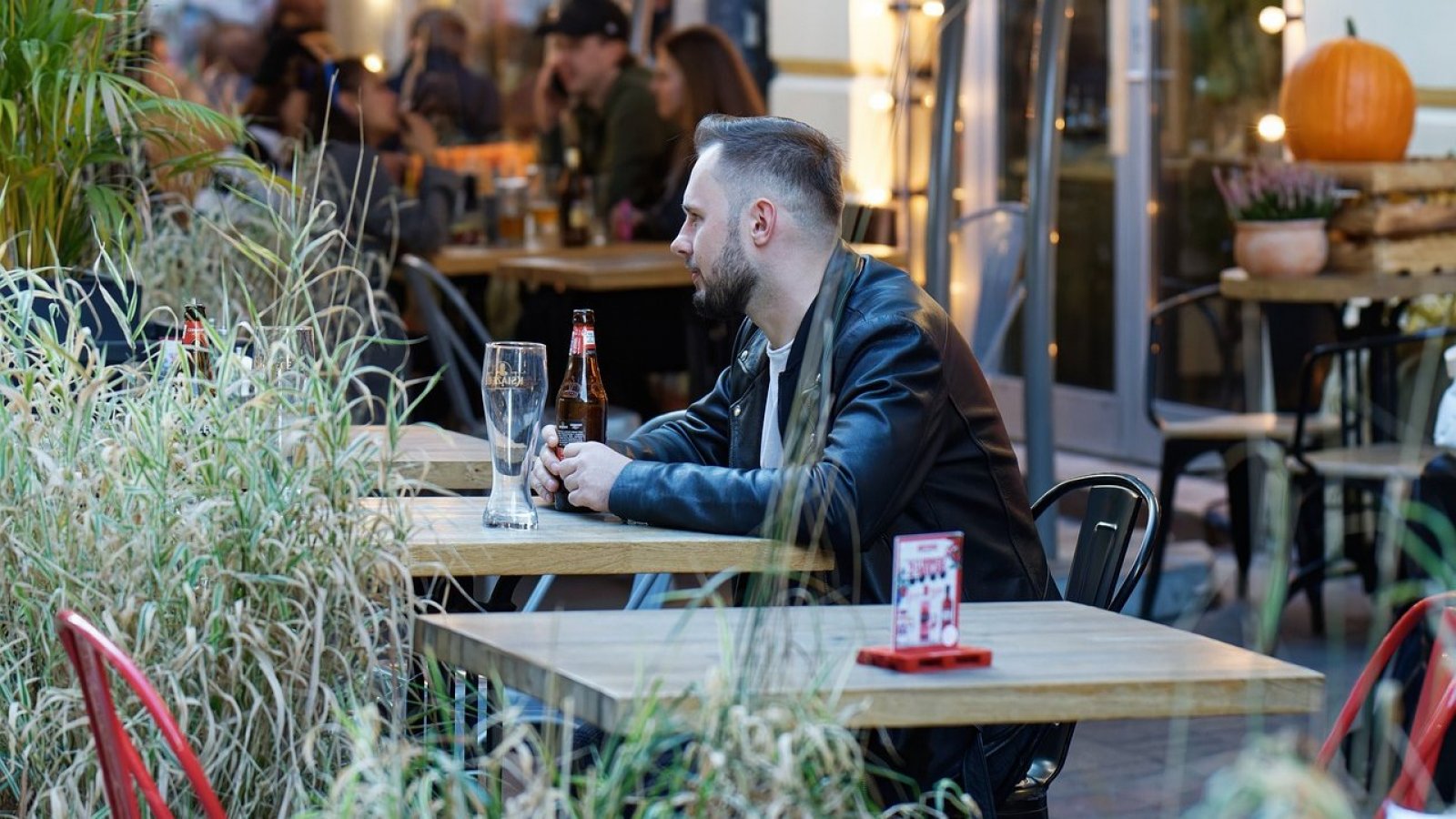 Hombre se va sin pagar de restaurantes.