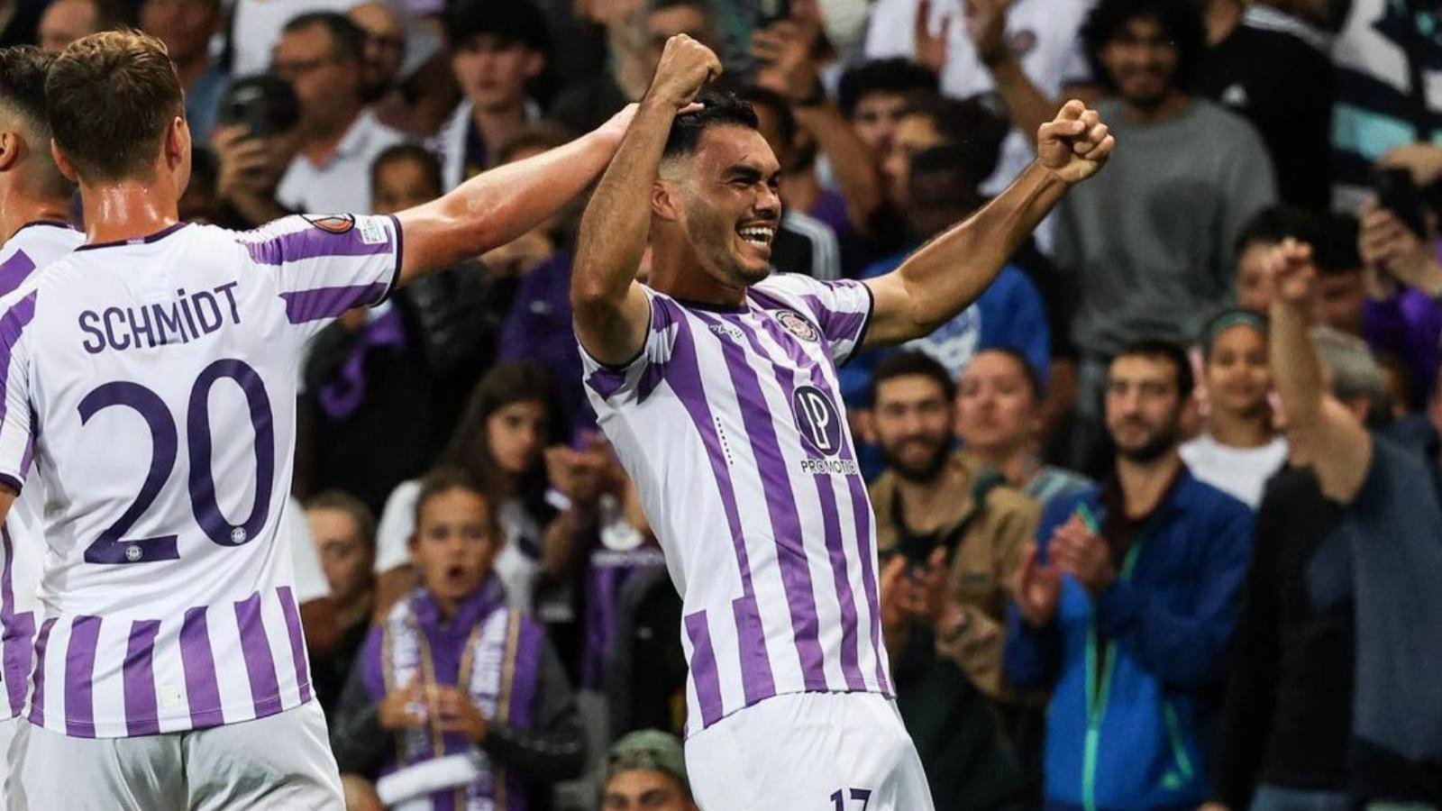 Gabriel Suazo celebrando con el Toulouse.