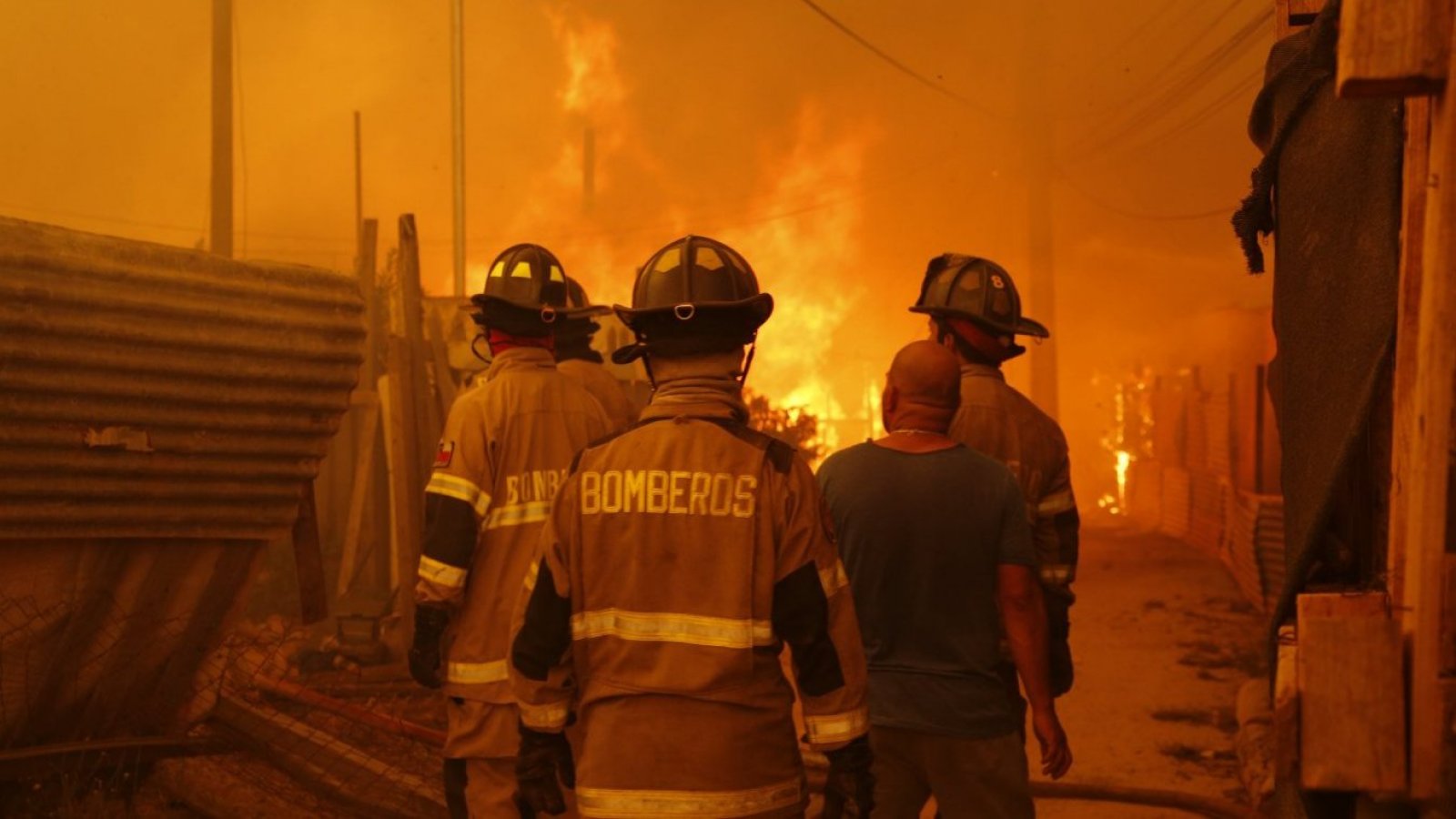 BancoEstado llama a donar a bomberos.