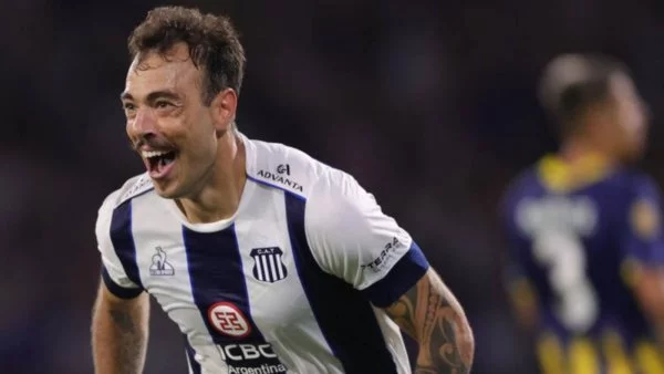 Matías Catalán vistiendo la camiseta de Talleres de Córdoba.