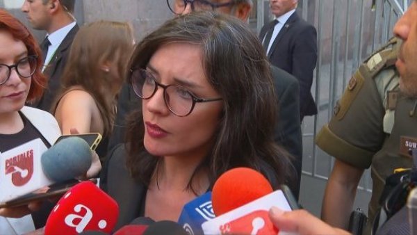 Ministra Vallejo se refiere a expdte. Piñera tras asistencia a velatorio