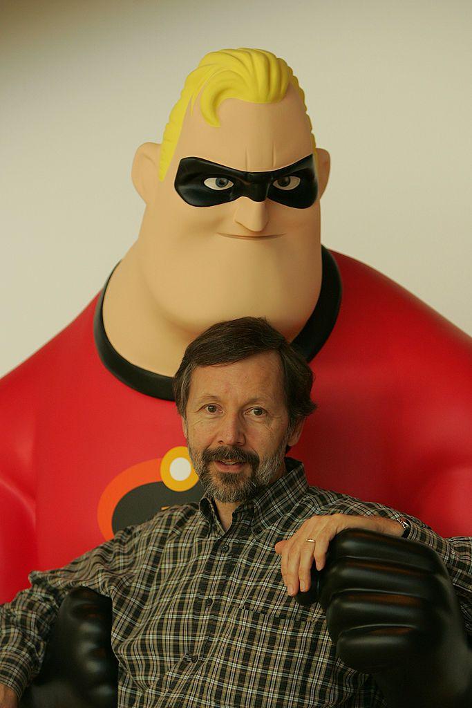 Ed Catmull con el personaje de Mr. Increíble