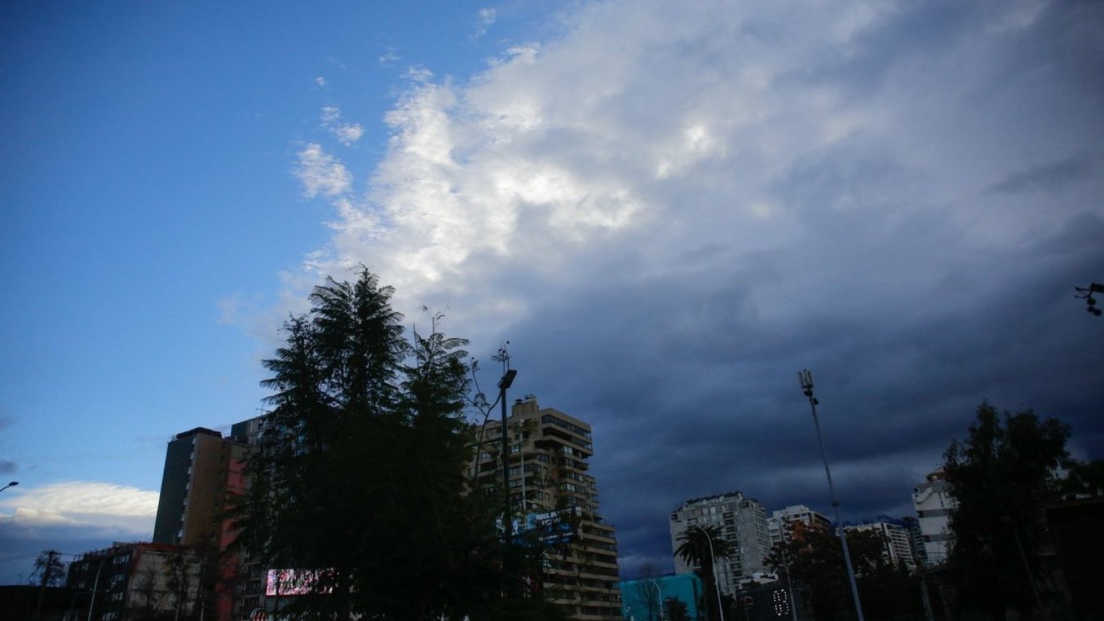 Lluvia llega al país.