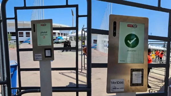 Ingreso al Estadio Monumental