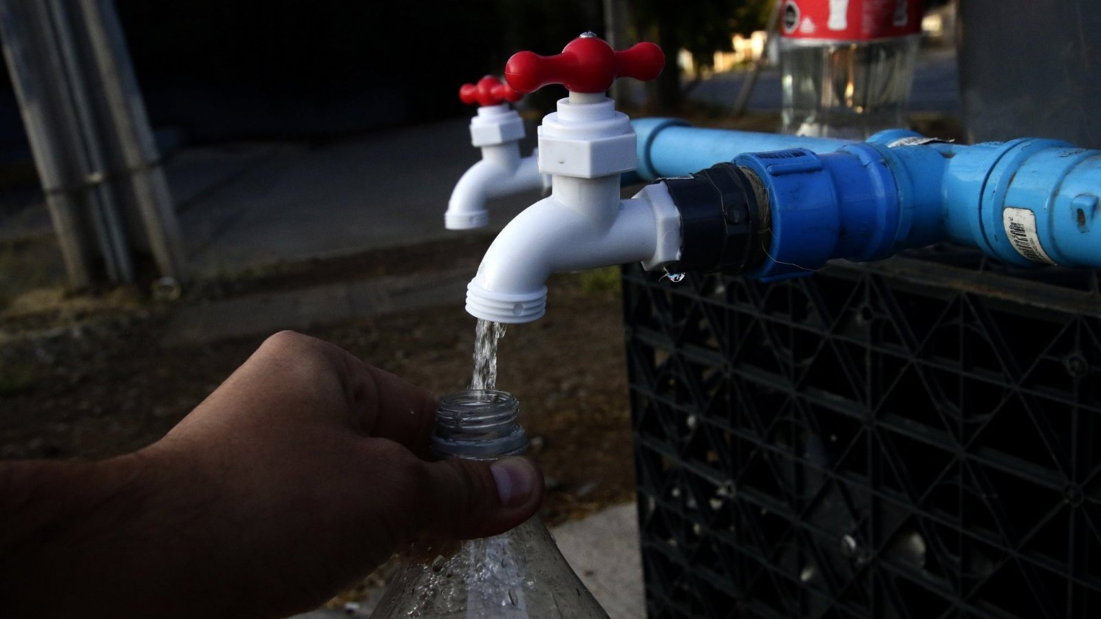 Corte de agua en Santiago. Lo Prado, Cerro Navia y Pudahuel.